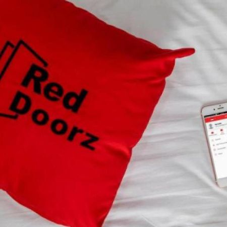 Reddoorz Plus @ Tendean Jakarta Luaran gambar