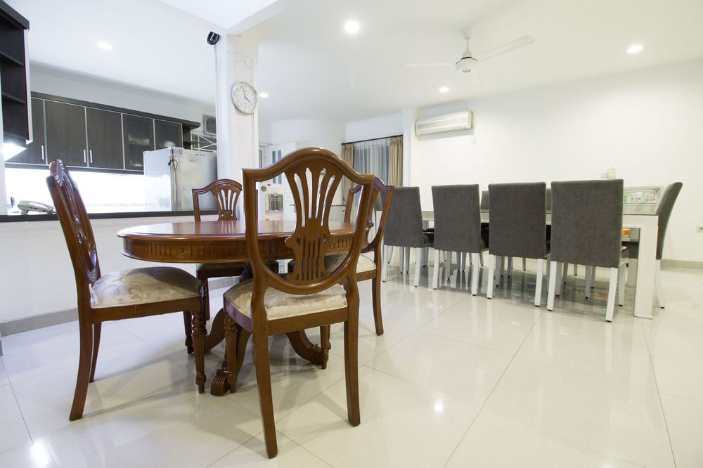 Reddoorz Plus @ Tendean Jakarta Luaran gambar
