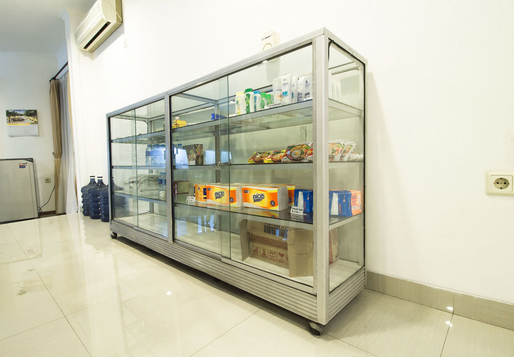 Reddoorz Plus @ Tendean Jakarta Luaran gambar