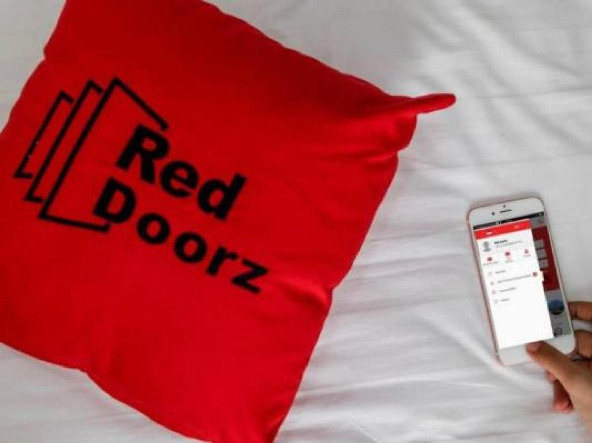 Reddoorz Plus @ Tendean Jakarta Luaran gambar